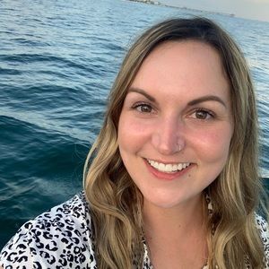 Meet your Posher, Lauren